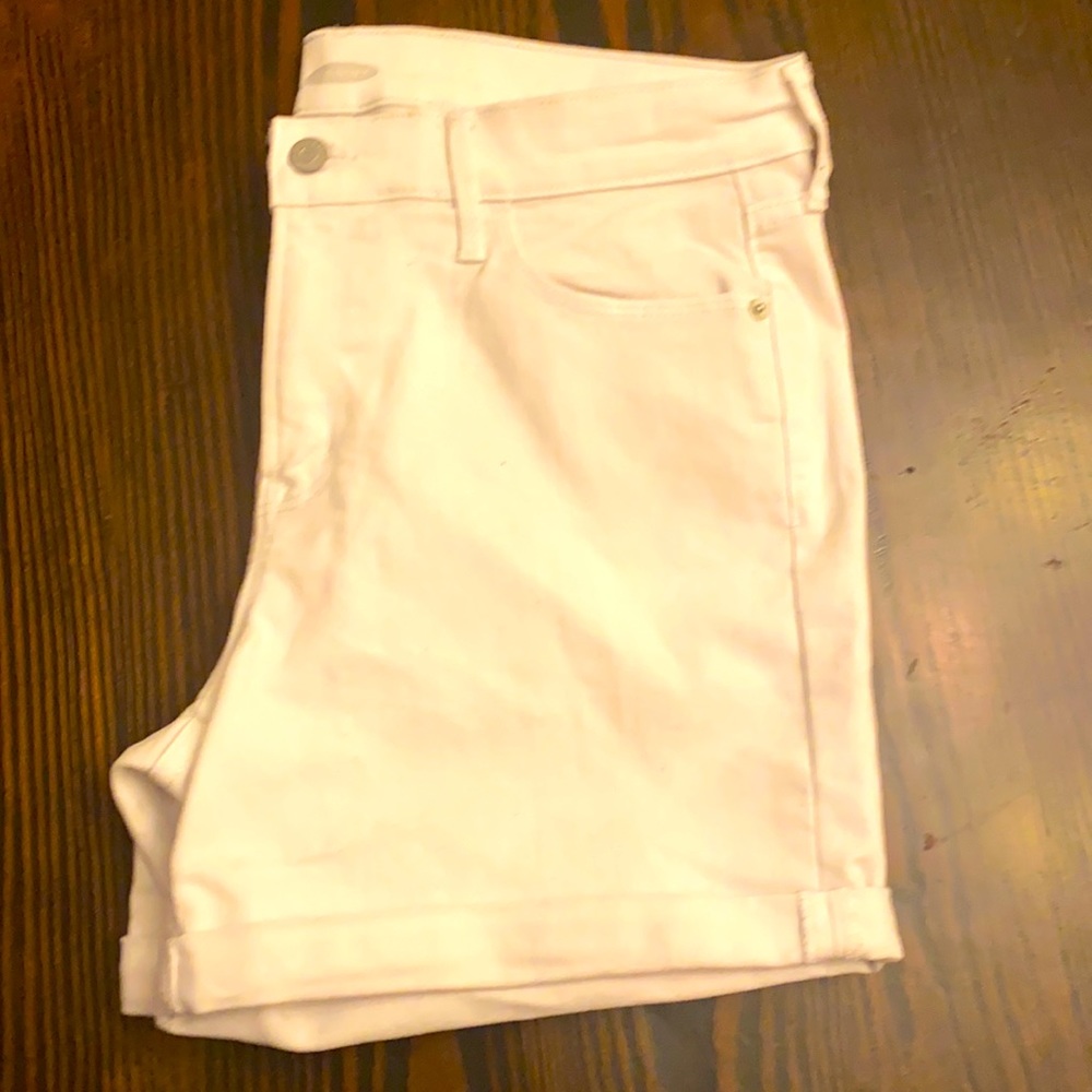Old Navy white cuffed denim shorts sz 10